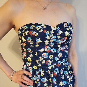 CUTE strapless crop top with colorful flower prints, perfect for summer☀️